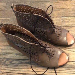 Naya cutout bootie peep toe